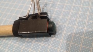 ダブルクリップで先角を養生する