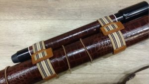 丸善の手帳バンドを自作キューケースに装着